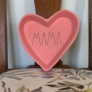 💜3/$35!!💜 RAE DUNN Large “Mama” Heart Dish